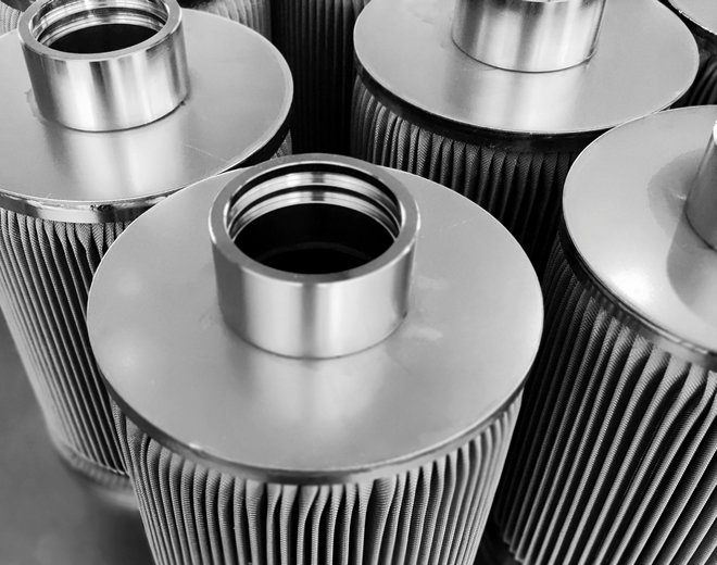 What parameters should be considered when purchasing stainless steel filters?