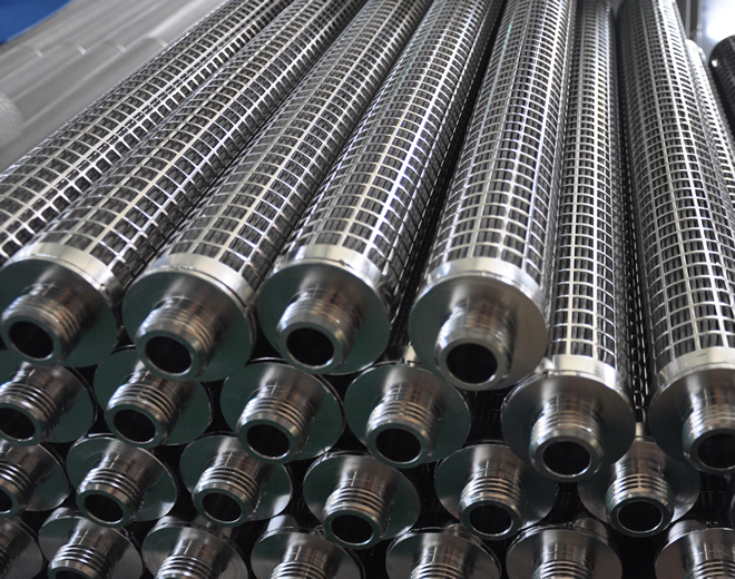 What parameters should be considered when purchasing stainless steel filters?