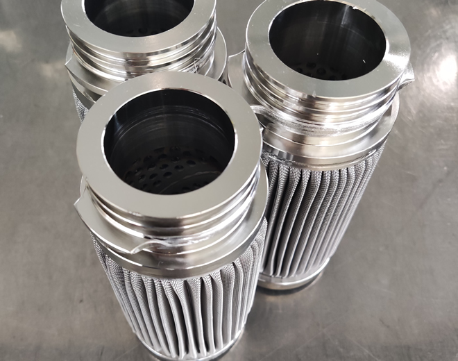 What parameters should be considered when purchasing stainless steel filters?